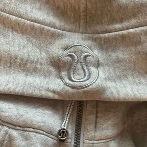 🛍️🧥Lululemon Cropped Scuba size XS🧥🛍️